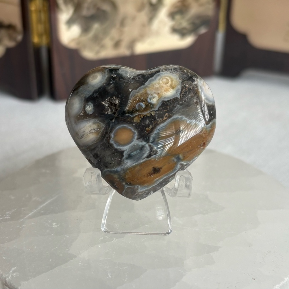 8th vein ocean jasper heart carving